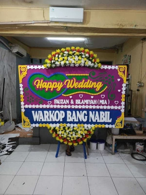 Papan Bunga di Golf Island
