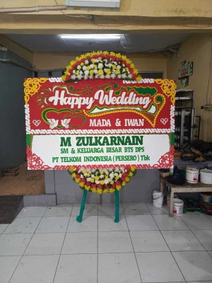 Papan Bunga di Golf Island